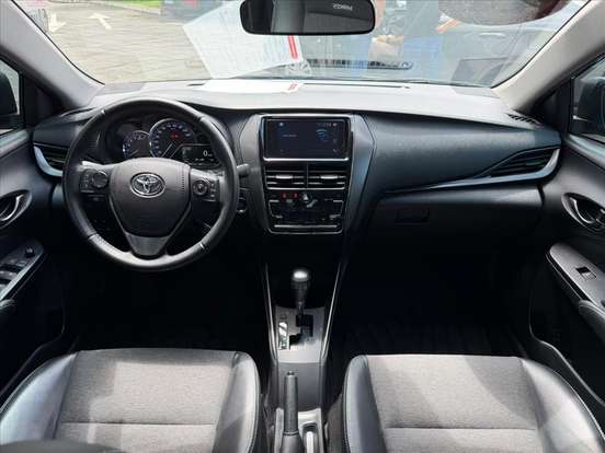 TOYOTA-YARIS-2024