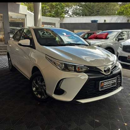 TOYOTA-YARIS-2024