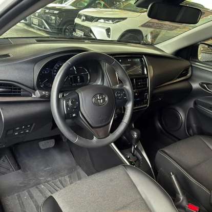 TOYOTA-YARIS-2024