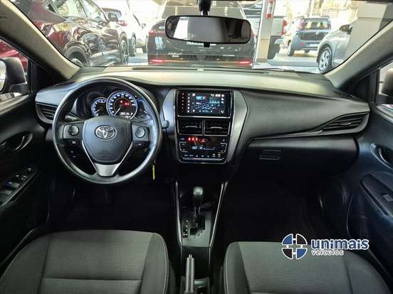 TOYOTA-YARIS-2025