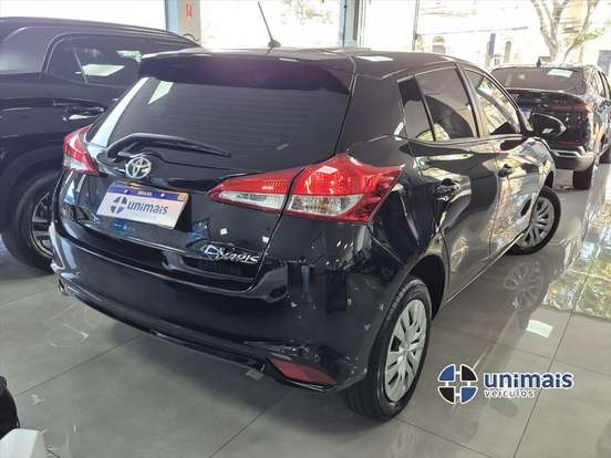 TOYOTA-YARIS-2025