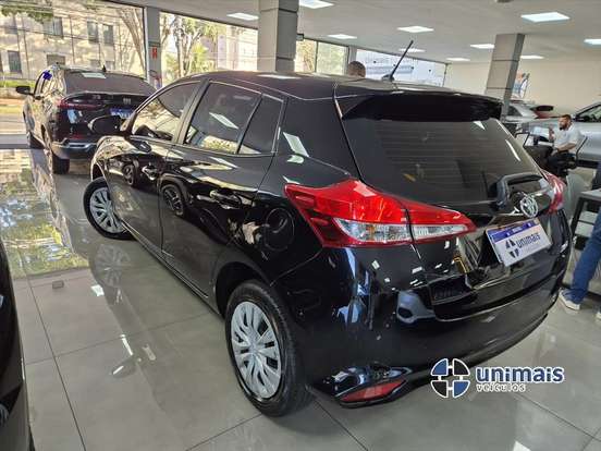 TOYOTA-YARIS-2025