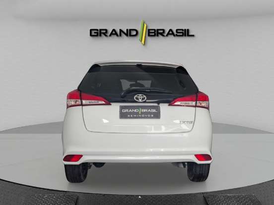 TOYOTA-YARIS-2022