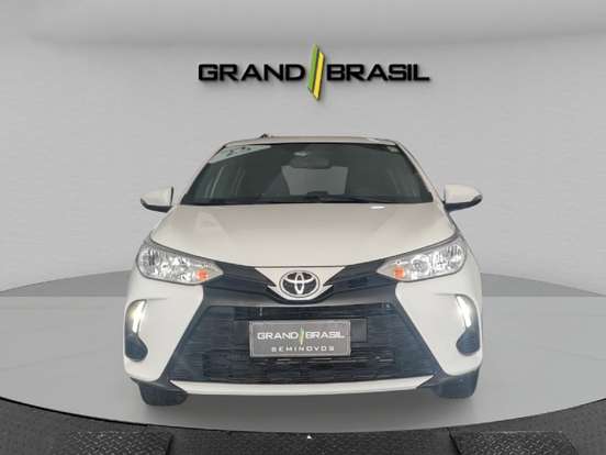 TOYOTA-YARIS-2022