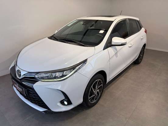 TOYOTA-YARIS-2022