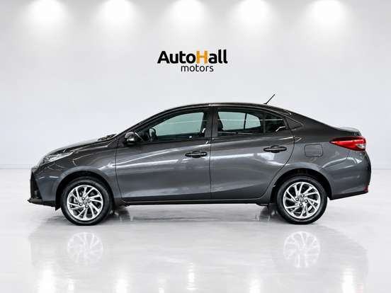 TOYOTA-YARIS-2022
