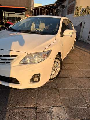TOYOTA-COROLLA-2013