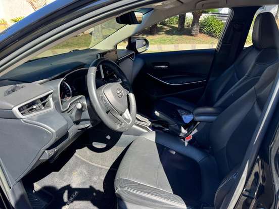 TOYOTA-COROLLA-2023
