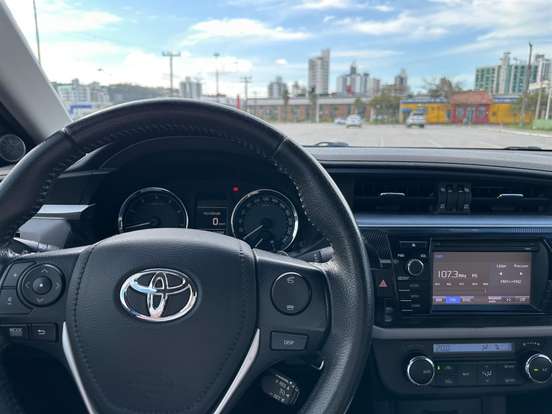 TOYOTA-COROLLA-2014