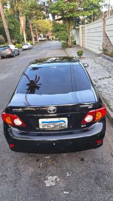 TOYOTA-COROLLA-2011