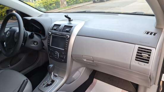TOYOTA-COROLLA-2011