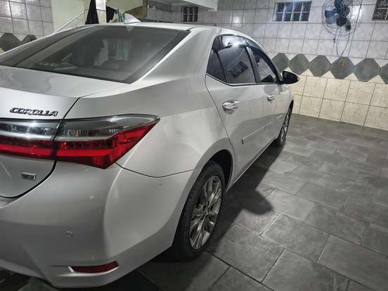 TOYOTA-COROLLA-2018