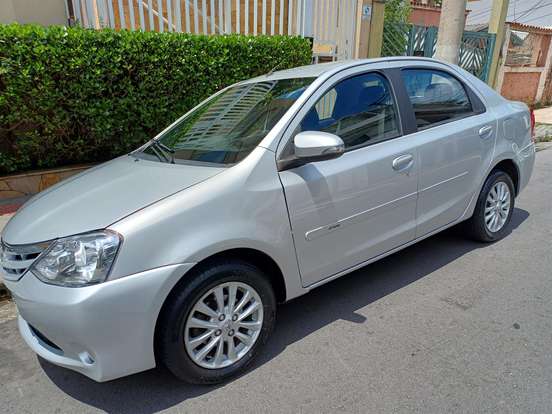 TOYOTA-ETIOS-1.5 XLS SEDAN 16V FLEX 4P MANUAL TOYOTA-ETIOS-2015
