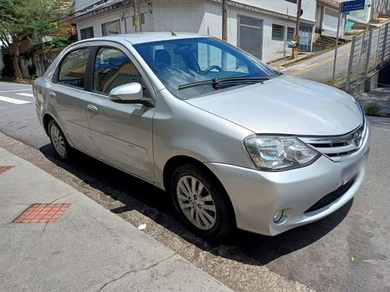 TOYOTA-ETIOS-1.5 XLS SEDAN 16V FLEX 4P MANUAL TOYOTA-ETIOS-2015