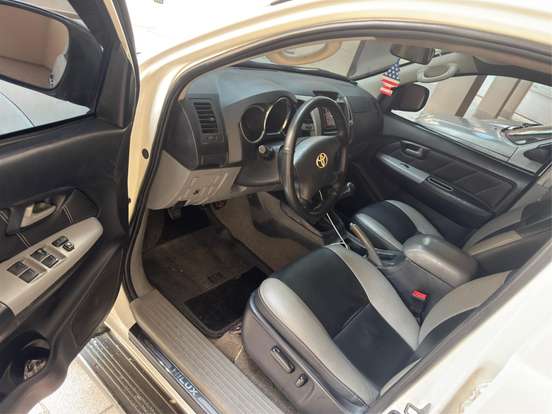 TOYOTA-HILUX-2008