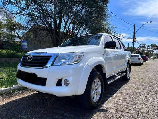 TOYOTA-HILUX-2013