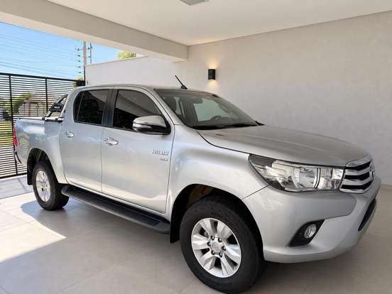 TOYOTA-HILUX-2.7 SRV 4X2 CD 16V FLEX 4P AUTOMÁTICO TOYOTA-HILUX-2017
