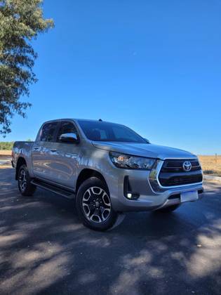TOYOTA HILUX 2.8 D-4D TURBO DIESEL CD SRV 4X4 AUTOMÁTICO