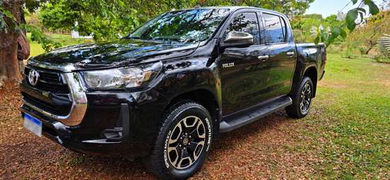 TOYOTA-HILUX-2023