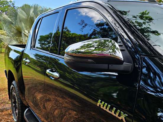 TOYOTA-HILUX-2.8 D-4D TURBO DIESEL CD SRV 4X4 AUTOMÁTICO TOYOTA-HILUX-2023