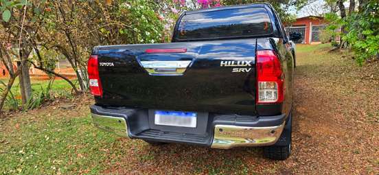 TOYOTA-HILUX-2023