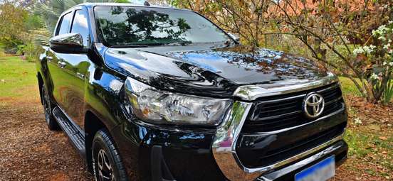 TOYOTA-HILUX-2023