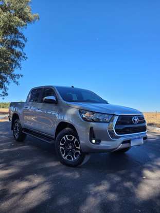 TOYOTA-HILUX-2022