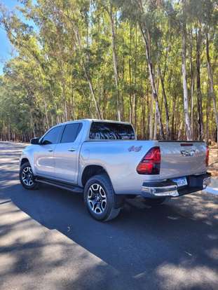 TOYOTA-HILUX-2.8 D-4D TURBO DIESEL CD SRV 4X4 AUTOMÁTICO TOYOTA-HILUX-2022