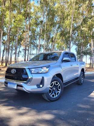 TOYOTA-HILUX-2.8 D-4D TURBO DIESEL CD SRV 4X4 AUTOMÁTICO TOYOTA-HILUX-2022