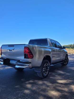 TOYOTA-HILUX-2022
