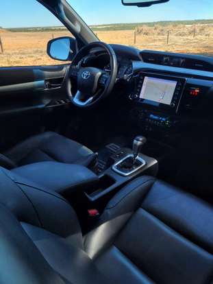 TOYOTA-HILUX-2022