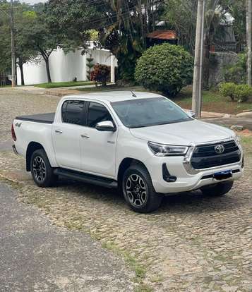 TOYOTA-HILUX-2024