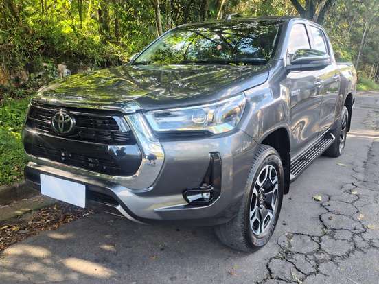 TOYOTA-HILUX-2022