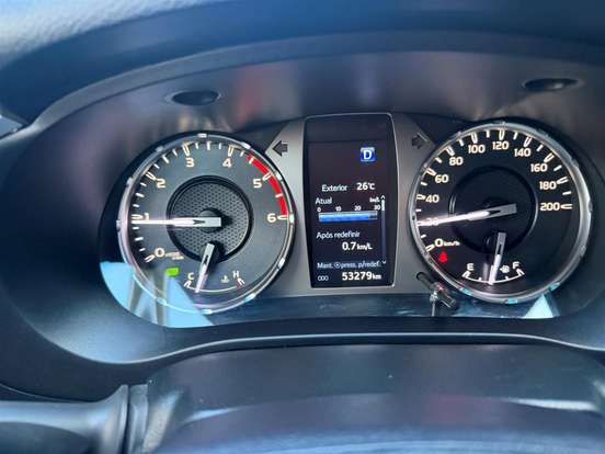 TOYOTA-HILUX-2022