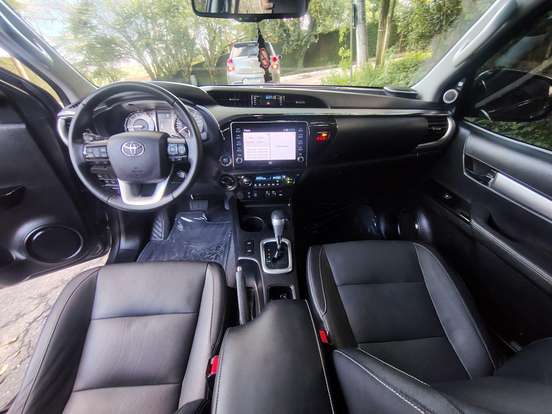 TOYOTA-HILUX-2022