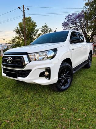 TOYOTA HILUX 2.8 SR 4X4 CD 16V DIESEL 4P AUTOMÁTICO