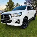 TOYOTA HILUX 2.8 SR 4X4 CD 16V DIESEL 4P AUTOMÁTICO TOYOTA HILUX 2.8 SR 4X4 CD 16V DIESEL 4P AUTOMÁTICO