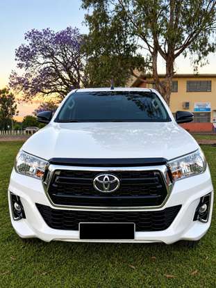 TOYOTA-HILUX-2.8 SR 4X4 CD 16V DIESEL 4P AUTOMÁTICO TOYOTA-HILUX-2019