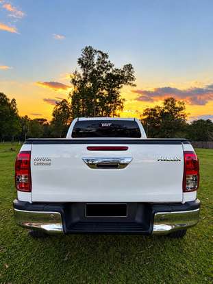 TOYOTA-HILUX-2019