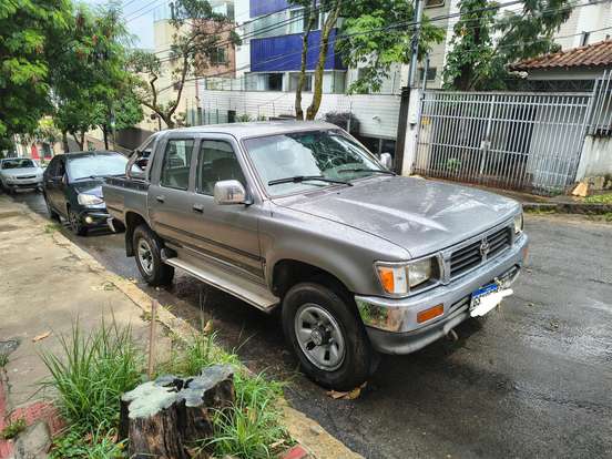 TOYOTA-HILUX-2.8 SR5 4X4 CS 8V DIESEL 2P MANUAL TOYOTA-HILUX-1998