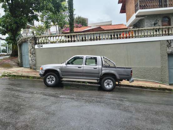 TOYOTA-HILUX-2.8 SR5 4X4 CS 8V DIESEL 2P MANUAL TOYOTA-HILUX-1998