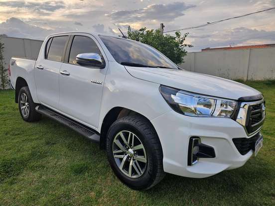 TOYOTA-HILUX-2020