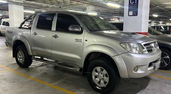 TOYOTA-HILUX-2006