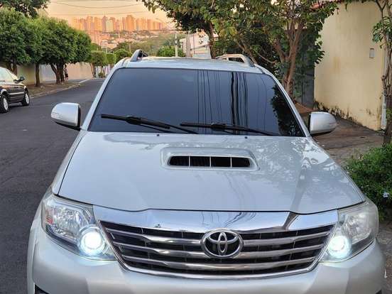 TOYOTA-HILUX SW4-3.0 SRV 4X4 7 LUGARES 16V TURBO INTERCOOLER DIESEL 4P AUTOMÁTICO TOYOTA-HILUX SW4-2011