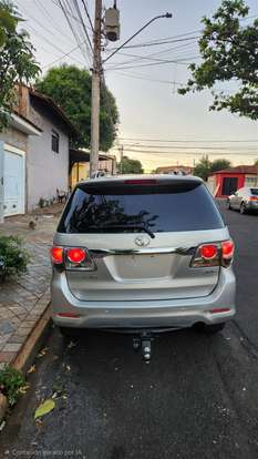 TOYOTA-HILUX SW4-2011
