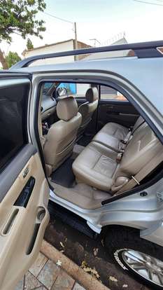 TOYOTA-HILUX SW4-2011