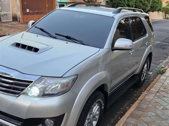 TOYOTA-HILUX SW4-3.0 SRV 4X4 7 LUGARES 16V TURBO INTERCOOLER DIESEL 4P AUTOMÁTICO TOYOTA-HILUX SW4-2011