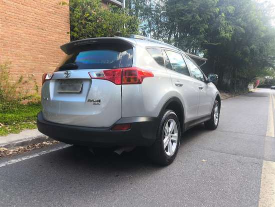 TOYOTA-RAV4-2013