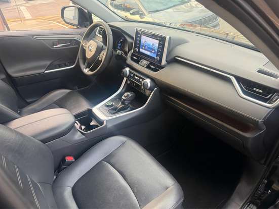 TOYOTA-RAV4-2019