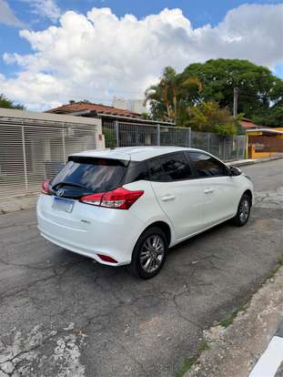TOYOTA-YARIS-2019